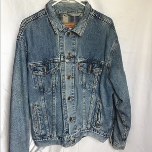 Authentic Levi Denim Jacket - Size Med - Vintage